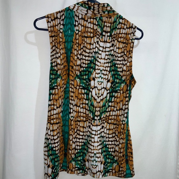 East 5th Reptile print V neck blouse Sz XL sleeveless pleating - Picture 5 of 6